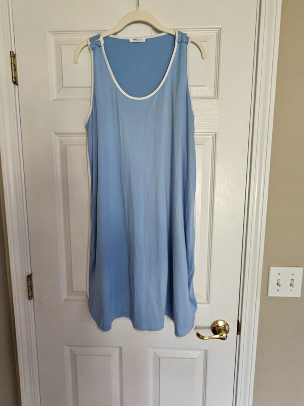 Light blue stretchy nursing gown